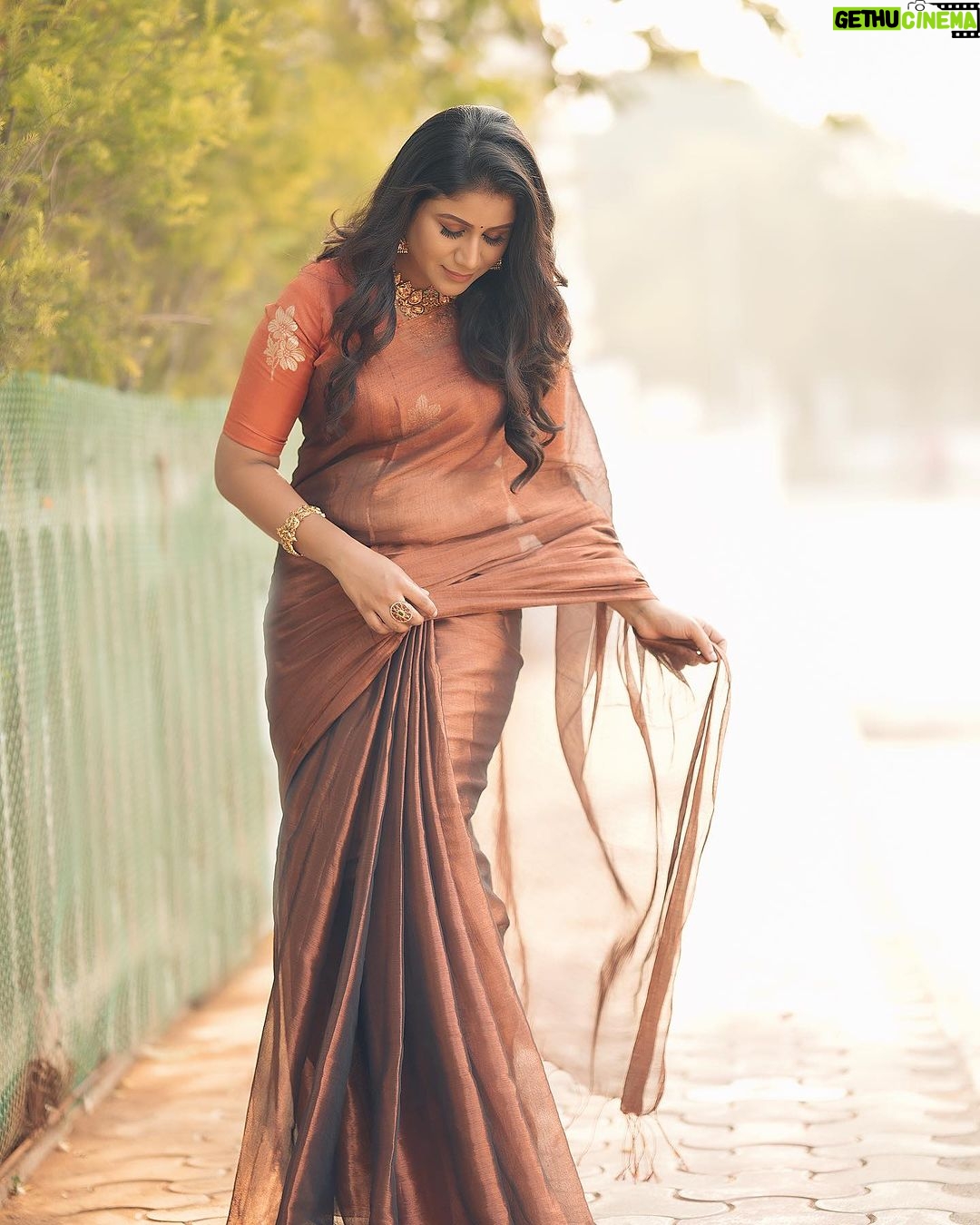 Alya Manasa Instagram - 🌟SEEK RESPECT 🌟 NOT ATTENTION 🌟 BCOZ RESPECT LASTS LONGER🌟 Look sculpted by this team Saree & blouse @thenmozhidesigns Makeup @sharanyas_makeupartistry Jewellery @new_ideas_fashions Hairdo @shanthimakeupstudio Moment locked by 🤔Vera yaaru @prasami_photography