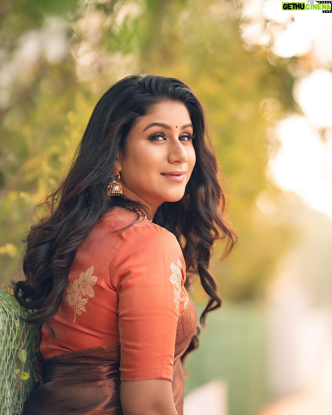 Alya Manasa Instagram - 🌟SEEK RESPECT 🌟 NOT ATTENTION 🌟 BCOZ RESPECT LASTS LONGER🌟 Look sculpted by this team Saree & blouse @thenmozhidesigns Makeup @sharanyas_makeupartistry Jewellery @new_ideas_fashions Hairdo @shanthimakeupstudio Moment locked by 🤔Vera yaaru @prasami_photography