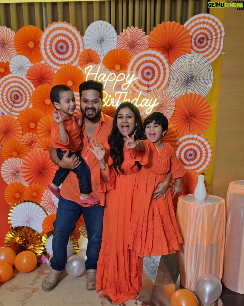 Alya Manasa Instagram - @sanjeev_karthick made this birthday another unforgettable one for #aila Happy birthday #AILA baby Designed a premium Outfit exclusively @m_lady_couture Which is owned by my sister She does all special nd casual wears for us nd whatever she does it Wil be with quality , richness in color ,fit perfectly ,etc Decor @mdeventhub by Sangeeta She made this Decor in orange theme exclusively created for #aila She has more unique ideas nd finished professionally before correct time ..so for ur events nd family function , big or small Decor needed pls book @mdeventhub Birthday vdo exclusively only on cine ulagam youtube channel Don't miss it