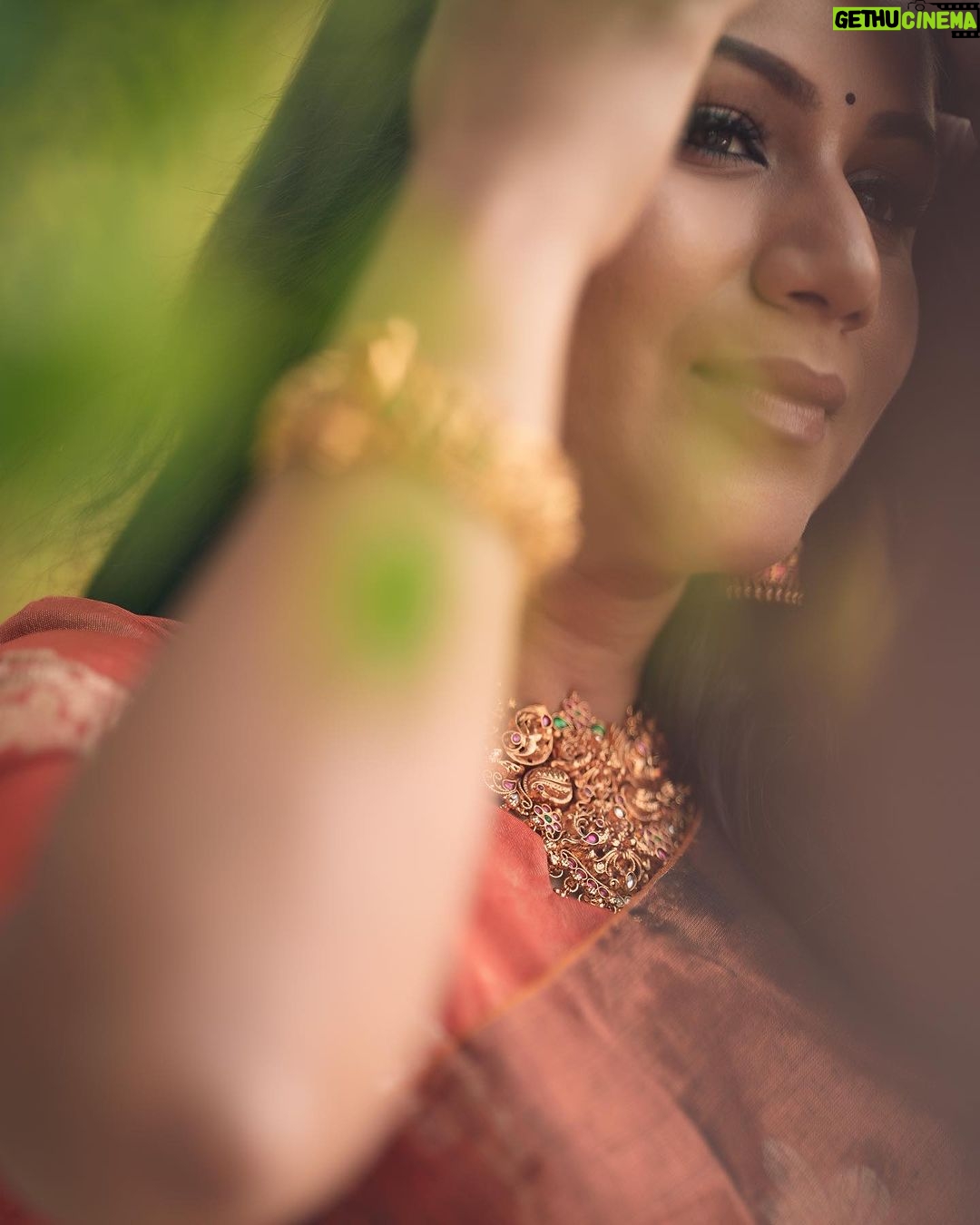 Alya Manasa Instagram - Happy women’s day to all the lovely 🥰 women out there #eventmode Team behind this beautiful attire Makeup @sharanyas_makeupartistry #womenpower Saree @thenmozhidesigns #womenpower Jewellery @new_ideas_fashions #womenpower Hairdo @shanthimakeupstudio #womenpower But Big THANKS to that one #MEN who showcased every women work today thru this photography beautifully @prasami_photography