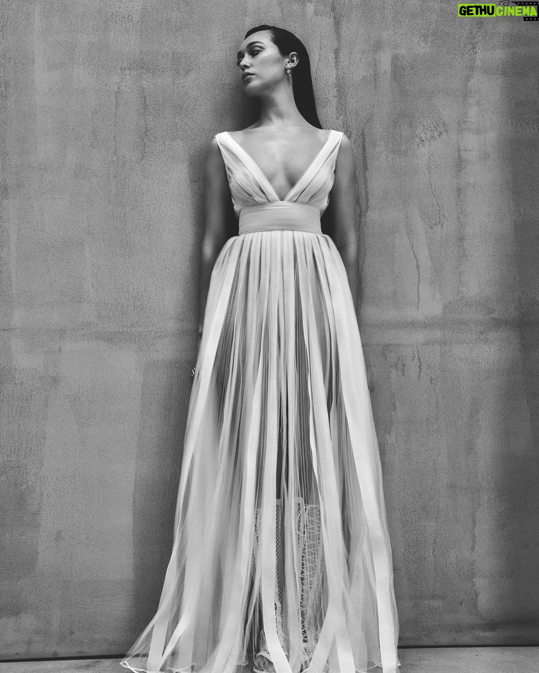 Alycia Debnam-Carey Instagram - My @bazaaraustralia cover is out today!! π«β¨π€β¨π«π€β¨π« To say this is a dream come true is an understatement. We shot this heavenly editorial in Paris during Paris Fashion week, whilst dripping in head to toe in Dior Couture. It is a moment I will never forget. I am honoured to be representing such a legacy house, and so thankful for everyone who made this possible. This shoot is so close to my heart and I am eternally grateful. Itβs on newsstands today! I just bought a copy at the news agency and cried. πβ¨π«π₯²π€ Photographed: @darren_mcdonald Styled by: @jilliandavison Hair by: @michmcquillan Makeup: @stoj_makeupartist Manicure: @chloedesmarchelier Words: @grceoneill Beauty: @diorbeauty