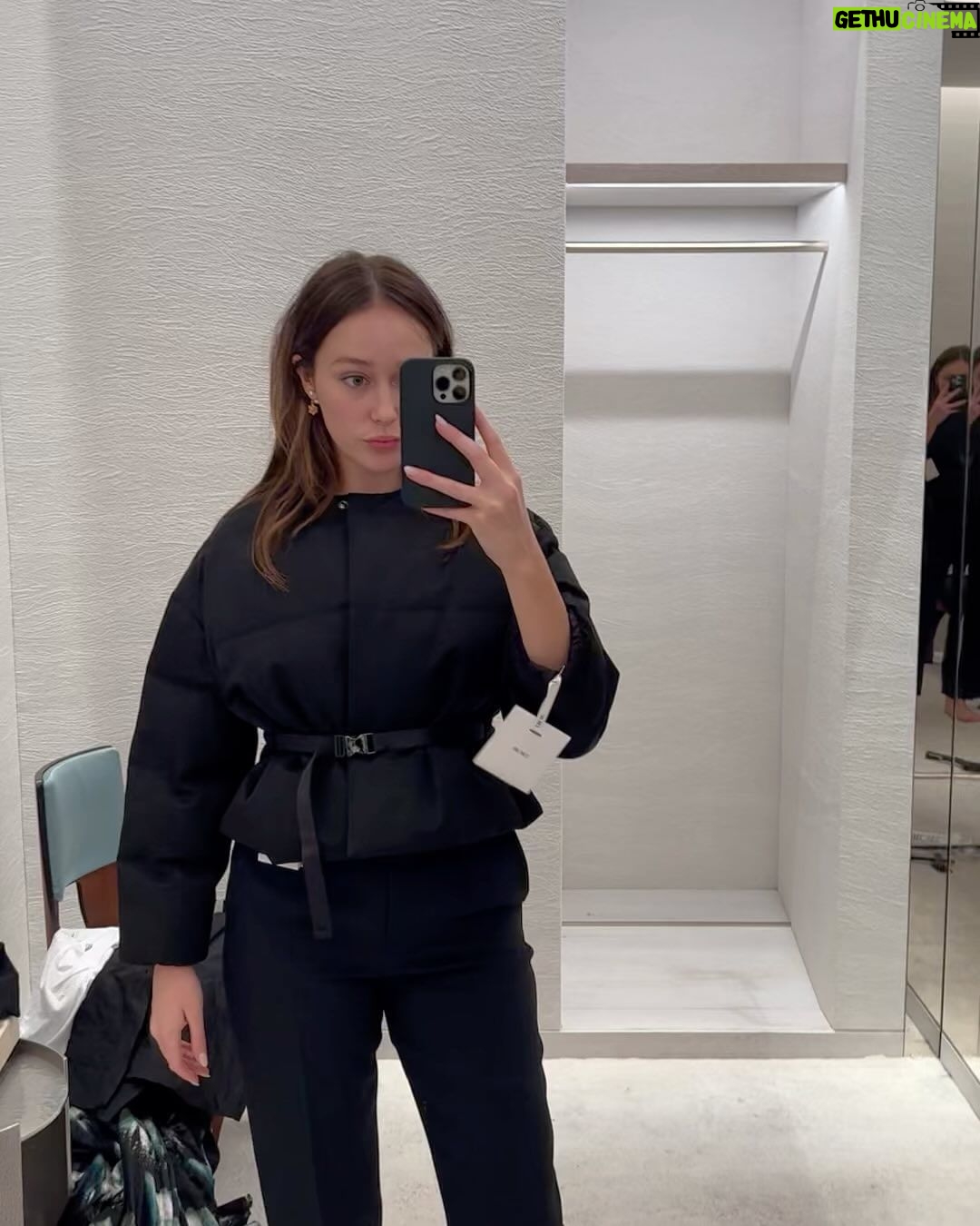 Alycia Debnam-Carey Instagram - If you thought I was done with my whole European experience, you were wrong and no I won’t stop. I can’t. It’s become a problem.