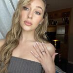 Alycia Debnam-Carey Instagram - Couldn’t make it to the #SaintXOnHulu TCAs so we did full glam and interviews in Sydney at 3am instead. @bradmullinshair and @filomena_makeup really came through for this 🥲🫶🏼 and @cartier always ✨