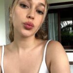 Alycia Debnam-Carey Instagram - 💋