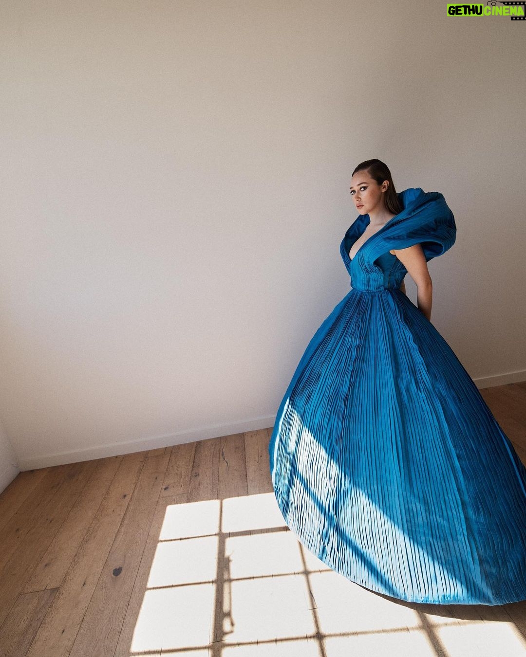 Alycia Debnam-Carey Instagram - So thrilled to be on the cover of @schonmagazine such a dream shoot 🧨💋 Photography + Direction. @benjoarwas Creative Direction + Fashion. @shalevlavan Hair. @dallin.james Make Up. @adambreuchaud Nails. @naokosaita Photography Assistants. @christianscutt + @tylergurdfilm Fashion Assistant. @brigitteshokouhi Special Thanks. @monicawangphoto + The Team @cartier Words. @raeganrubin #schön #saintxonhulu #thelostflowersofalicehart
