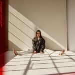 Alycia Debnam-Carey Instagram - So thrilled to be on the cover of @schonmagazine such a dream shoot 🧨💋 Photography + Direction. @benjoarwas Creative Direction + Fashion. @shalevlavan Hair. @dallin.james Make Up. @adambreuchaud Nails. @naokosaita Photography Assistants. @christianscutt + @tylergurdfilm Fashion Assistant. @brigitteshokouhi Special Thanks. @monicawangphoto + The Team @cartier Words. @raeganrubin #schön #saintxonhulu #thelostflowersofalicehart