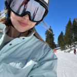 Alycia Debnam-Carey Instagram - Shoop shoop ⛷️