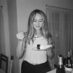 Alycia Debnam-Carey Instagram - Lucky 💐