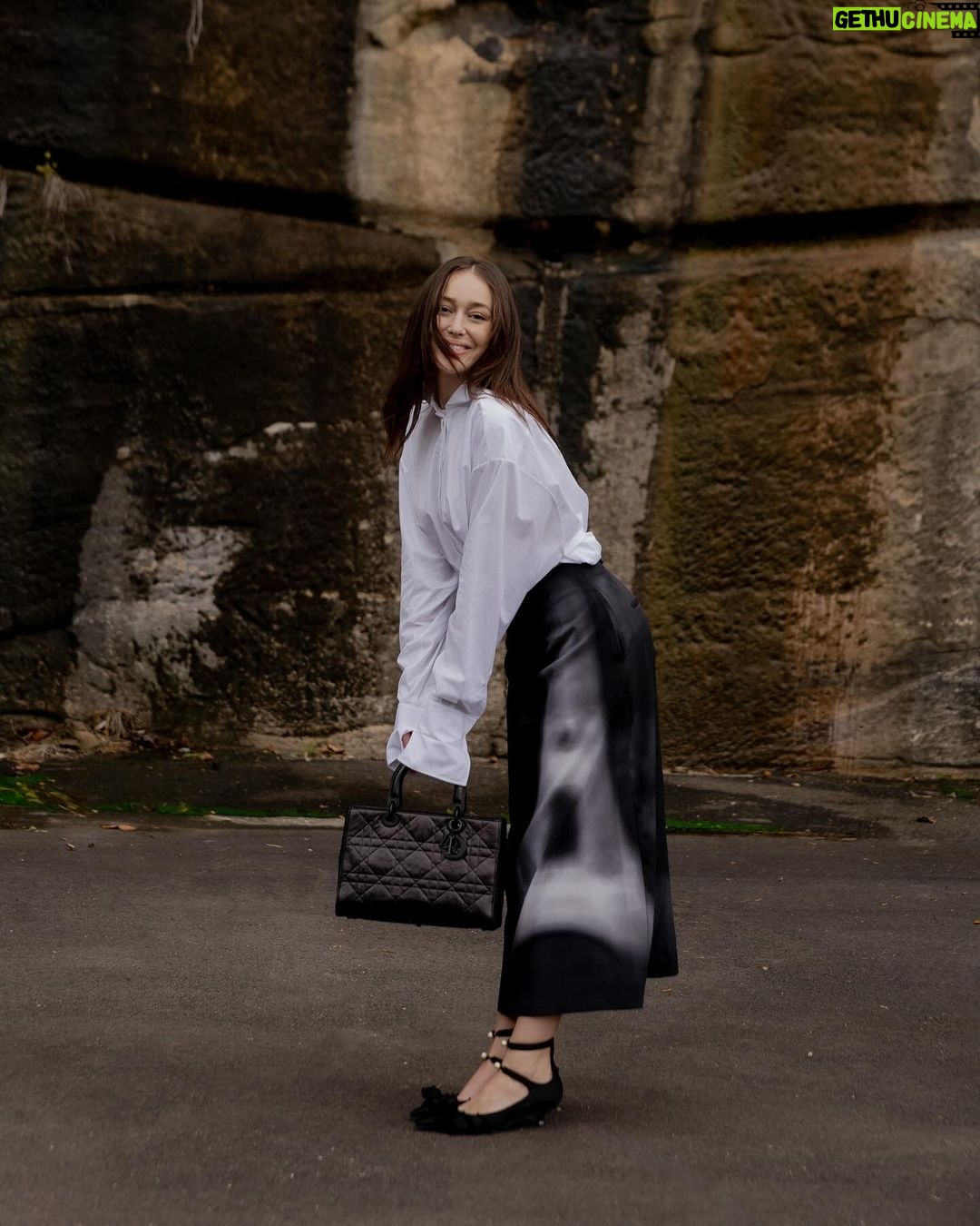 Alycia Debnam-Carey Instagram - 🖤🖤🖤 @dior