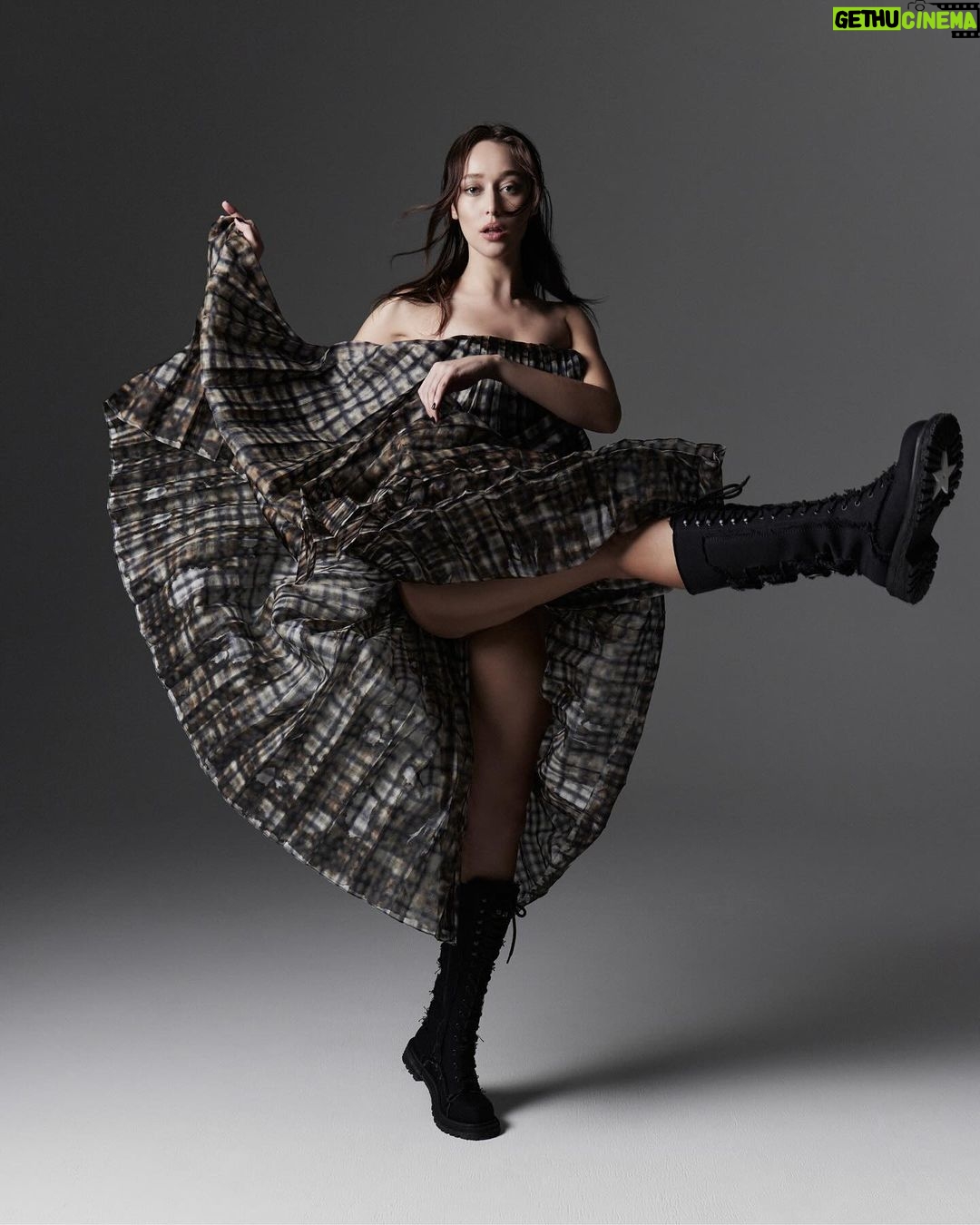 Alycia Debnam-Carey Instagram - Kick high honey @elleaus An absolute honour to be included in @elleaus relaunch issue! I’m so excited it’s back on shelves. It’s always been one of my favourites. So thrilling to have you at the helm @grceoneill ✨💫✨ Editor: @grceoneill Creative Direction: @paulinapaige Fashion Director: @naomismith Photographer: @pierretoussaint Writer: @kirstythatcher Hair: @darenborthwick Makeup: @victoriabaron Manicure: @cindyvellisnailstylist Producer: @eminente.art Fashion Assistant: @elisestaveley