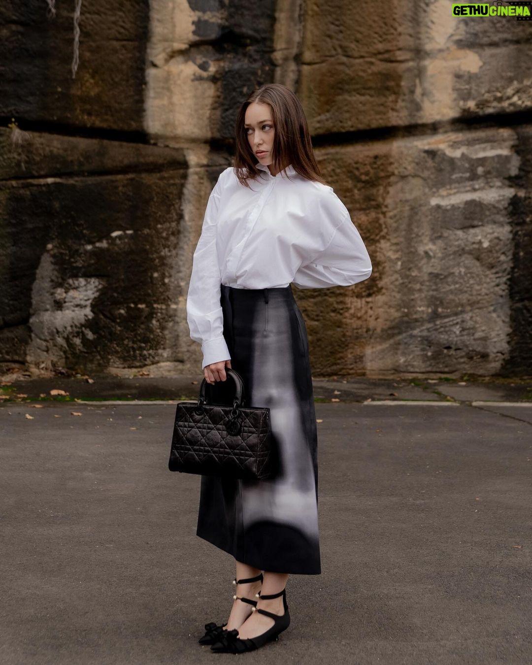 Alycia Debnam-Carey Instagram - 🖤🖤🖤 @dior