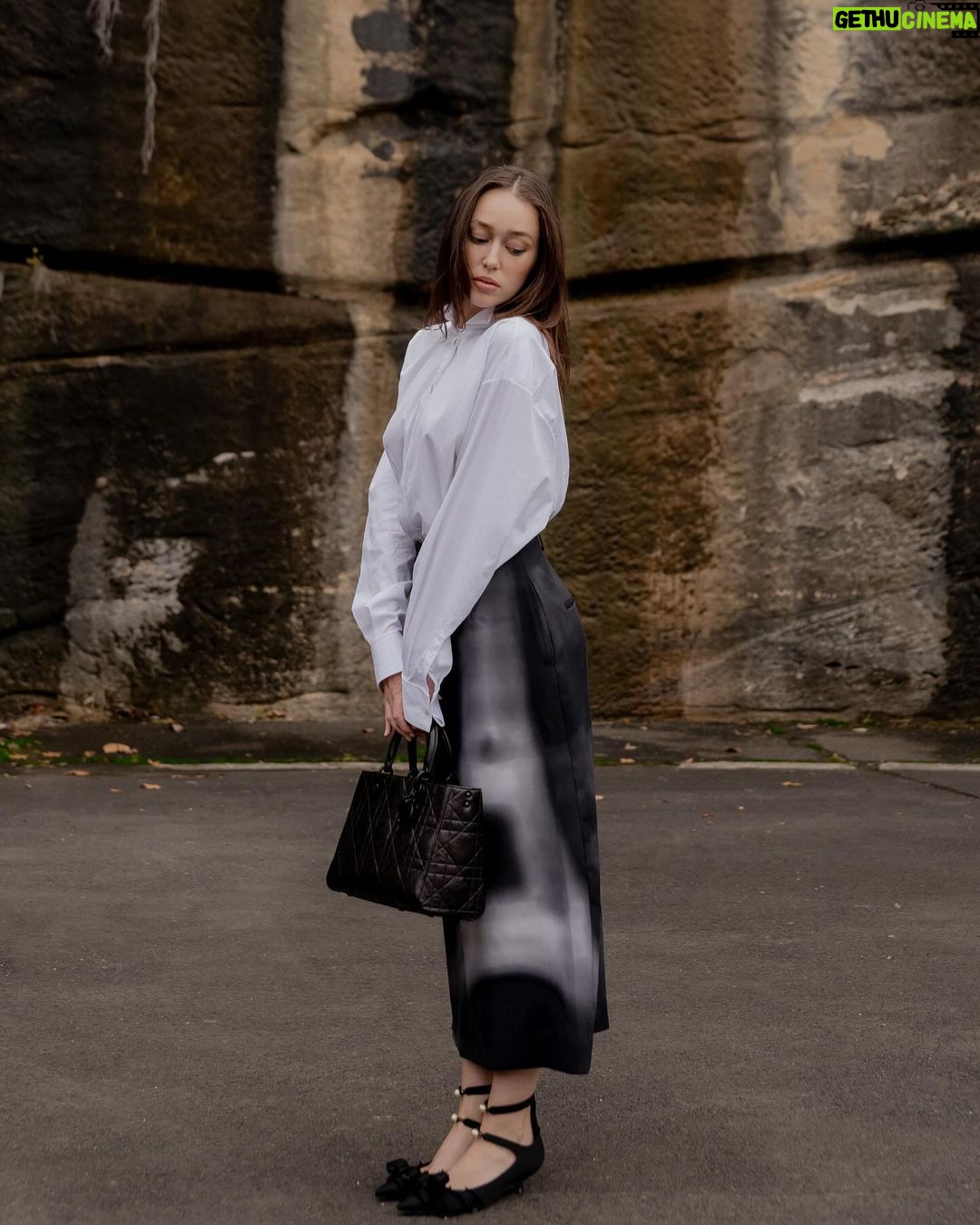 Alycia Debnam-Carey Instagram - 🖤🖤🖤 @dior