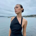 Alycia Debnam-Carey Instagram - A little commotion for the dress 🖤