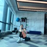 Alyssa Chia Instagram - 這四張圖表示⋯ 白天再努力，一頓美食就要重新保養鍛鍊了🤣🤣 沒辦法🫣我就是這樣的循環🤪 美食主義 就要付出代價！ #美食主義 #愛吃也要愛動