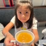 Alyssa Chia Instagram - 暑假要結束了💕 耶👏🤣 我的暑假也要結束了🥲 大家都要回到自己的節奏啦～ 每一年的家庭旅遊都是我充電的來源💕 這次除了跟姐妹也帶著家人來到了澳門 看著照片充滿了美好回憶💓 珍惜～ 下一站我們會在哪呢😎 @the_londoner_macao 謝謝貼心的照顧💓👏 @lefthere036 #family #life #summer