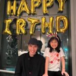 Alyssa Chia Instagram - 驚喜的相遇🤣 怎麼看了圖覺得你們才是一家人🤣 @jam_hsiao0330 能唱能演的蕭同學 你覺得你跟波妞誰比較帥呢🤣 開心能聚再一起🩷 也謝謝帥哥 @richardkuo007 的照顧🙏 這趟旅程超完美🫡