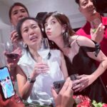 Alyssa Chia Instagram - 生日樂啊🎂年齡不是重點！ 幸福已滿溢在我們身邊⋯ 這多麼不容易，但又是那麼簡單！ 除了感動⋯還是感動⋯ 此時此刻 我們被感動到！ 我愛你們❤️ #求婚成功 #人生好多驚喜 #幸福 @jam_hsiao0330 @summer_lin_627 @lefthere036