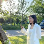 Alyssa Chia Instagram - 昨日與今晨⋯ 優雅與匆忙⋯ 我是誰？我在哪？有點錯亂了🫣🤣 忙碌的開始分分秒秒都超級珍惜💗 繼續努力往前行💪👍