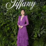 Alyssa Chia Instagram – 今日美帥組合
滿好的😎
沒吃酸梅🫣
滿好的🤣
@yoyang
Makeup_ @clairechengmakeup @21caratmakeup
Hair_ @chuan518
Styled_ @melinachen @chingcreative_intl
@tiffanyandco
#tiffanyandco
#tiffanybluebook
#高級珠寶
#植物綺境