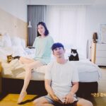 Alyssa Chia Instagram - 每天都與你一起迎接最美好的早晨 搭配最舒服的速眠衣一起努力，迎接新的挑戰 加油，每一天💪🏻💕 @lefthere036 @oneboylife #ONEBOY速眠衣 #屬於你的飛航模式