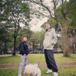 Alyssa Chia Instagram - 2023 1/1 看完了煙火的開年 第一次熬夜的她們還是很有體力的出門玩耍🤣🤣🤣 這就是孩子的能量💪 也是父母的耐力🤣 今年的我們一定會更好💗🎉 我們把祝福的力量傳送出去～～ 感受到了嗎？💗 新年快樂🎆 #家人 #祝福 #一切都會更好 #lovefamily #挑戰