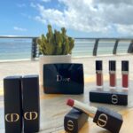 Alyssa Chia Instagram – 開學後的心情像花一樣美麗
看看海吹吹風… 帶上 #DIOR超完美持久唇膏💄
時尚的霧面感 能輕鬆擁有好氣色
休閒和美麗都不能少💖

@DiorBeauty #FOREVERROUGE #霧黑管