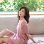 Alyssa Chia Instagram - 家，對我來說是溫暖的避風港。 生活總有緊繃的時刻，回到家後換上 ONE BOY 飛航模式CBD速眠衣🛩 穿上它，就像是開啟了屬於你的飛航模式 讓你可以好好的靜下心來，拋開焦慮 在家裡與自己最愛的人一起安心入眠😴 #ONEBOY速眠衣 #開啟屬於你的飛航模式 @oneboylife