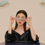 Alyssa Chia Instagram - 這一系列的母女姐妹鬧 真的鬧出了時尚風格😎 大愛💕 媽 別鬧了！妳也太時髦了吧😘🤩 PROJECT MANAGER_ DOMINIQUE CHIANG ART DIRECTOR_SANDY YANG PHOTOGRAPHER_ @chou_mo_ STYLING_ @quentilu MAKE UP_ @backstagejimywu HAIR_ @u88na EXECUTIVE ASSISTANT_YILIN HSU @imhyl #ELLETAIWAN #elle娛樂圈 #媽別鬧了#賈靜雯 @elletaiwan @billiethefashionkilla @alicekochiayen @netflixtw @momdontdothat