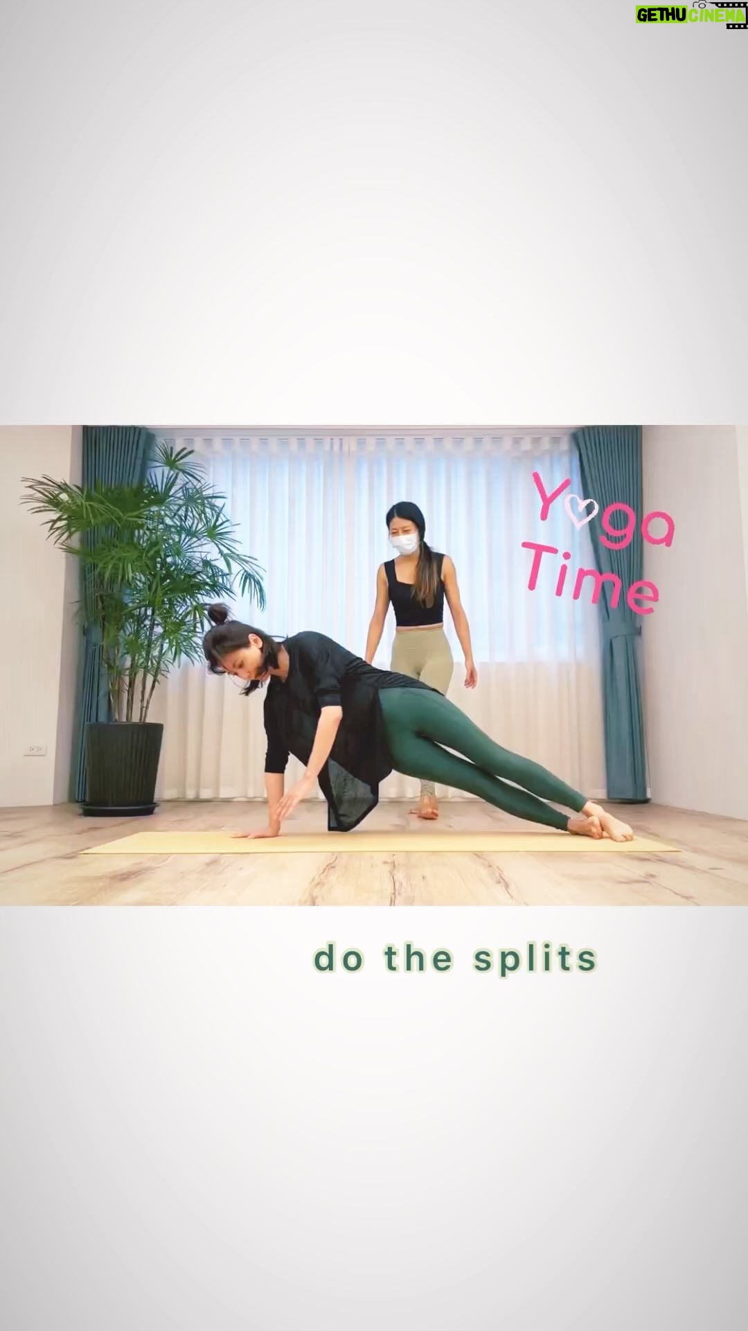 Alyssa Chia Instagram - 我愛劈腿!!還差一點點就貼地了💦💦 快了快了👏💪 繼續加油🥰 #yoga