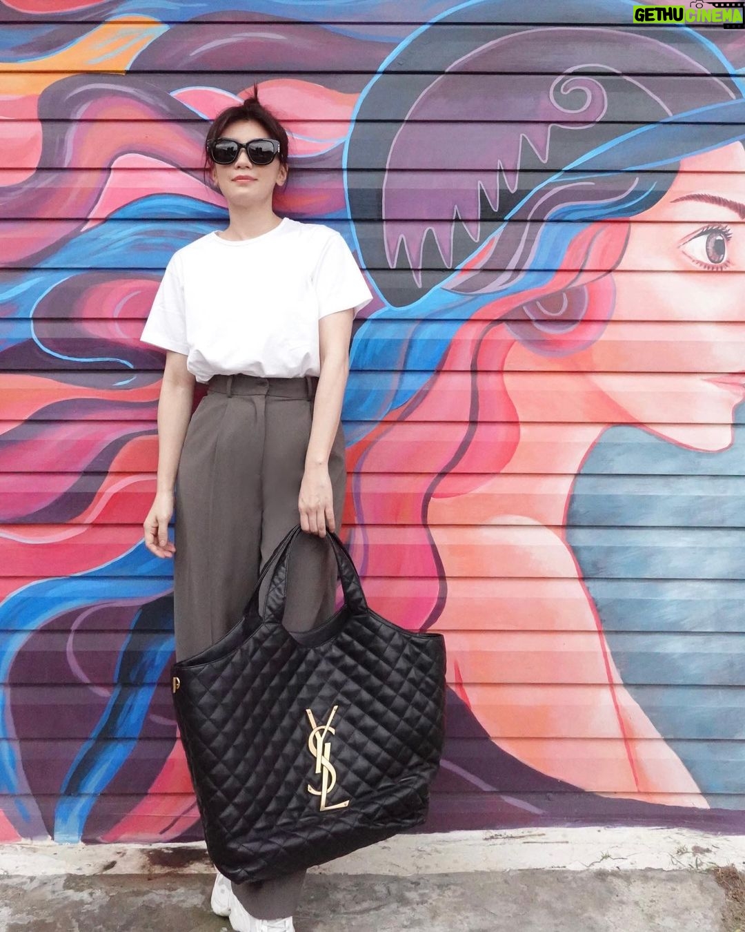 Alyssa Chia Instagram - Happy Saturday 🥰 @ysl @anthonyvaccarello #YSL #SAINTLAURENT #YVESSAINTLAURENT