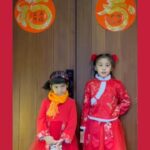 Alyssa Chia Instagram - 2022的大家～ 一定是健康又美好的一年🥰 一定是快樂又幸福的一年🎉 一定是手氣旺旺又財運亨通的一年😎 派兩位家裡最小的兩位代表跟大家來拜年囉😎 把最好最美的祝福通通送給你們啦😍🙏 虎年是個好年🧧 新年快樂🎆 #2022 #虎年旺旺 @lefthere036