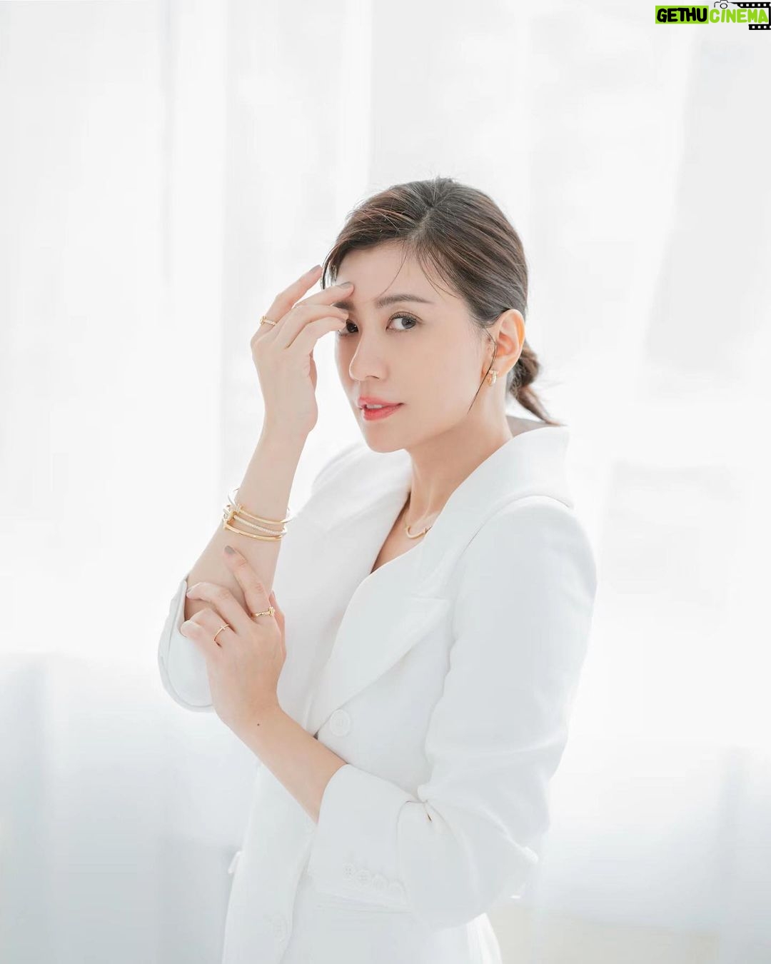Alyssa Chia Instagram - 無論在什麼時刻,展現最美好的自己,認同自己的選擇。 七夕就快到了,在愛人之餘,也要記得好好愛自己💖 @tiffanyandco #tiffanyt #tiffanypartner