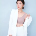 Alyssa Chia Instagram - 濕濕黏黏的夏天來了 時髦流行的妳 換上SKIN BRA了嗎?🤭 . . . . . 聽說 之後還會有新色悄悄上架 大家可以再期待一下~ 官網門市都可以購買唷! @oneboylife #oneboyskinbra #舒服得像沒穿一樣