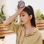 Alyssa Chia Instagram - 我最愛的季節即將到來😎🏖👙 搭配最適合的妝容💖 迫不及待出發去海邊渡假了⛱️ @Diorbeauty #迪奧超完美氣墊粉餅海洋度假限量版