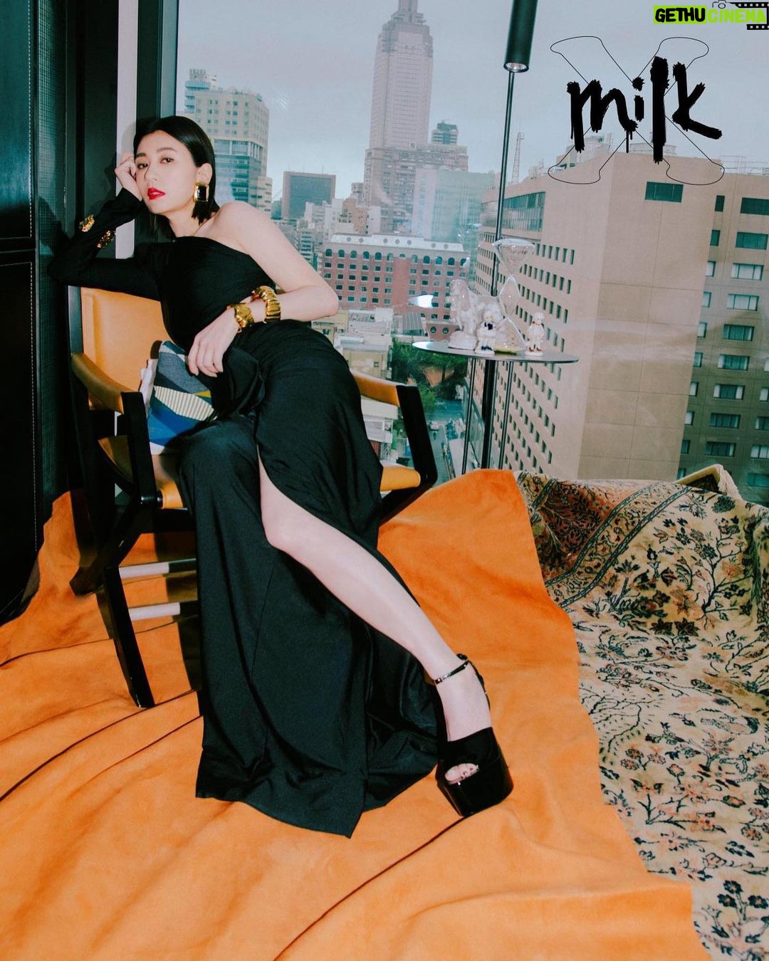 Alyssa Chia Instagram - 這種冷冷的風格😎 starring > @alyssachia photographer > @cwl_photo fashion direction & styling > @ballballchiu realization & issue > @ralph_linyuhong interview > @imalbeechen editor > @zzouxi make up > @backstagejimywu hair > @sydni_q @zoomhairstyling photography assistant > @artawei styling assistant > @ctyiiiiii @afei_ray @shanny1202_ location > 臺北時代寓所 @hotelresonancetaipei presented by @milkxtaiwan - #SAINTLAURENT #YSL @ysl #milkx #milkxtw #april #2022 #cover #coverstory #alyssachia #賈靜雯