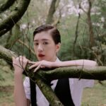Alyssa Chia Instagram - Photographer: @kuohuankao Makeup: @clairechengmakeup Hair: @chuan518 Stylist: @tobyotron @diorbeauty 採訪 ：@j72893 場地提供： 陽明書屋