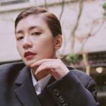 Alyssa Chia Instagram - Photographer: @kuohuankao Makeup: @clairechengmakeup Hair: @chuan518 Stylist: @tobyotron @diorbeauty 採訪 ：@j72893 場地提供： 陽明書屋