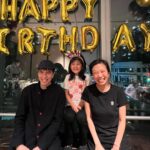 Alyssa Chia Instagram - 驚喜的相遇🤣 怎麼看了圖覺得你們才是一家人🤣 @jam_hsiao0330 能唱能演的蕭同學 你覺得你跟波妞誰比較帥呢🤣 開心能聚再一起🩷 也謝謝帥哥 @richardkuo007 的照顧🙏 這趟旅程超完美🫡