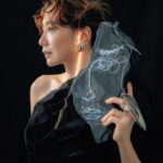 Alyssa Chia Instagram - #ELLE封面大人物 #賈靜雯 她曾說，儀式感是維繫感情最重要的元素「愛情到了一個境地之後，就要學會常常看見身邊小事的美好。我們都習慣了挑剔，習慣了習慣，所以會覺得很多事是『應該』，但對方可能多做一點都已經不容易，所以要珍惜！」在平淡生活中有一點火花，也不吝嗇把愛說出來。 @alyssachia 👉🏻追蹤 @elletaiwan 看完整專訪和獨家影音 EDITOR IN CHIEF_KAYT HSUEH PHOTOGRAPH_ICURA CHIANG PROJECT MANAGEMENT_CHRISTY YANG STYLING_KATE CHEN MAKE UP_JIMY WU（BACKSTAGE） HAIR_AMBER （80’S） TEXT_ SYLVIA CHENG VIDEO PRODUCER_ESTHER PAI VIDEO PHOTOGRAPHER_ASHE CHEN ,JUNIOR LO,DORIS LAI VIDEO EDITOR_HSINGYUN WANG FASHION_ @louisvuitton #ELLETAIWAN #ELLE娛樂圈 #ELLE時尚圈 #ellecoverstar