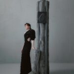 Alyssa Chia Instagram - #ELLE封面大人物 #賈靜雯 她曾說，儀式感是維繫感情最重要的元素「愛情到了一個境地之後，就要學會常常看見身邊小事的美好。我們都習慣了挑剔，習慣了習慣，所以會覺得很多事是『應該』，但對方可能多做一點都已經不容易，所以要珍惜！」在平淡生活中有一點火花，也不吝嗇把愛說出來。 @alyssachia 👉🏻追蹤 @elletaiwan 看完整專訪和獨家影音 EDITOR IN CHIEF_KAYT HSUEH PHOTOGRAPH_ICURA CHIANG PROJECT MANAGEMENT_CHRISTY YANG STYLING_KATE CHEN MAKE UP_JIMY WU（BACKSTAGE） HAIR_AMBER （80’S） TEXT_ SYLVIA CHENG VIDEO PRODUCER_ESTHER PAI VIDEO PHOTOGRAPHER_ASHE CHEN ,JUNIOR LO,DORIS LAI VIDEO EDITOR_HSINGYUN WANG FASHION_ @louisvuitton #ELLETAIWAN #ELLE娛樂圈 #ELLE時尚圈 #ellecoverstar
