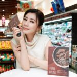 Alyssa Chia Instagram - 好久沒跟大家近距離互動了！ 昨天的一日店長 拉近了我們彼此的距離！ 以後要常常辦這樣的活動 好吃好玩好開心💕 賈以食日6歲了🎉🎉 好多的挑戰 好不容易！ 我們會繼續努力💪謝謝支持💪 @chiaselect.tw #賈以食日 #過年最好伴手禮