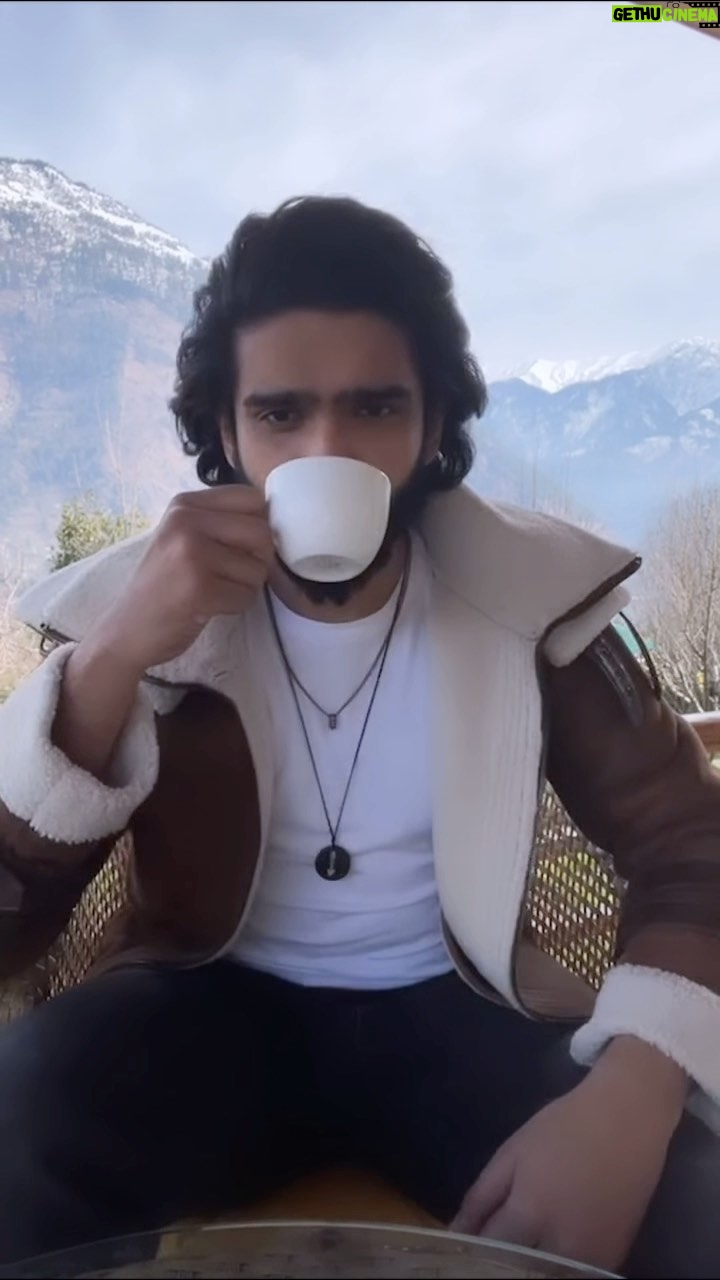 Amaal Mallik - 118.7K Likes - Shaam Ki Chai Is Gaane Ke Saath ☕️🤘🏻