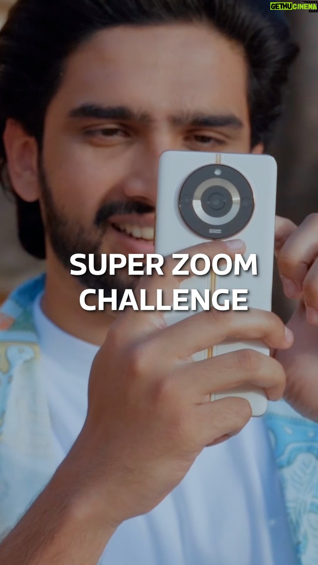 Amaal Mallik Instagram - Hey guys 🤗 Here I am, standing amidst the breathtaking Gwalior Fort! With my 200MP SuperZoom of realme 11 Pro Series, I’ve unlocked a whole new level of exploration. Now I can zoom in on every architectural detail and even explore the city from just one vantage point! Mind-blowing, right? Don’t miss out on this stunning masterpiece, pre-book your realme 11 Pro Series 5G now on Flipkart! #realme11ProSeriesOnFlipkart #zoombarabarzoom @realmeindia @flipkarttechspert @flipkart