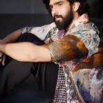 Amaal Mallik Instagram – Had a reel good time shooting these 🤘🏻

Credits –

Photographer : @trishasarang
Styled by : @malvika_tater
Makeup & hair : @shreyamakeupandhair
Shirt @yavi
Denims @jackjonesindia 
Jewellery @houseofshikha
Artist Managed By : @sherishshaikh @exceedentertainment