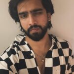 Amaal Mallik Instagram - You threw dirt on my name & instead flowers grew, guess I would be mad too ✌🏻