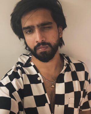 Amaal Mallik Instagram - You threw dirt on my name & instead flowers grew, guess I would be mad too ✌🏻