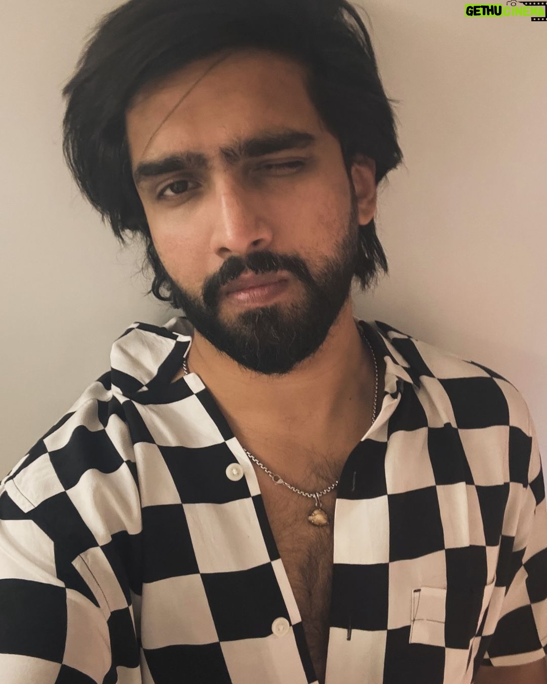 Amaal Mallik - 160.5K Likes - You threw dirt on my name & instead flowers grew, guess I would be mad too ✌🏻