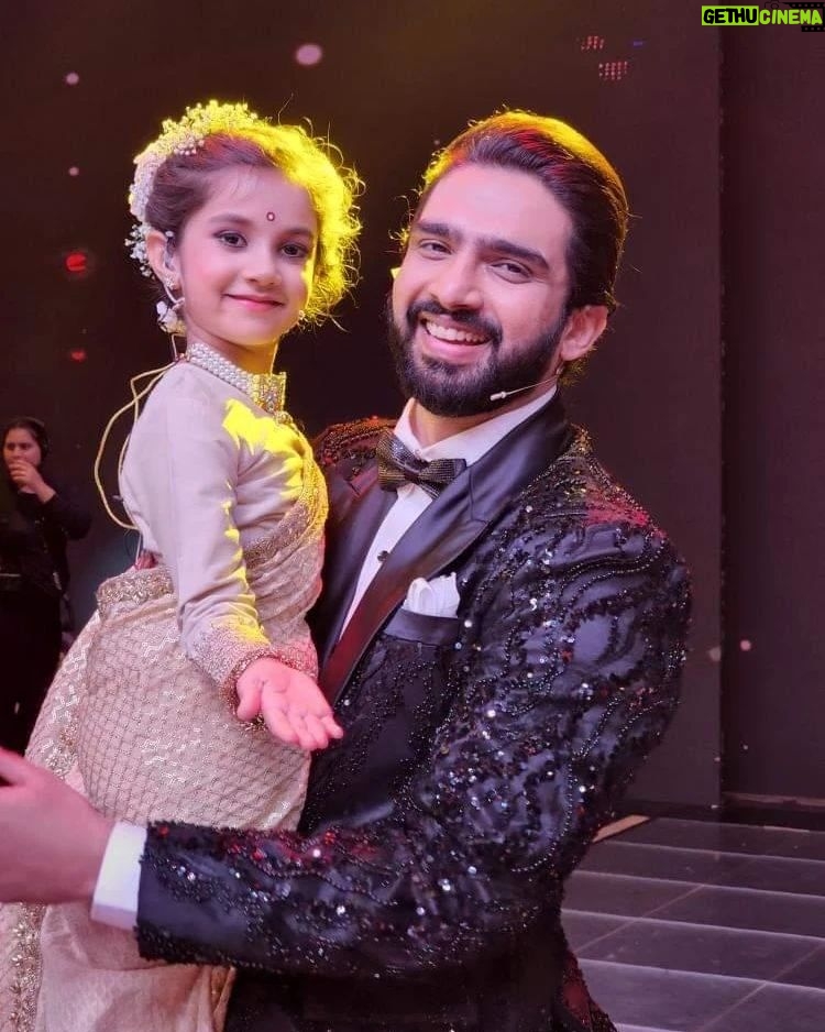 Amaal Mallik - 164.9K Likes - Boys got swagger, men have style, but gentlemen have class.
Thank u so Much @amaal_mallik Bhaiya for such a sweet guesture..
PC : @sumbul_touqeer Thank u so so much dear. 😍🥰
#amaalmallik #ravivaarwithstarparivaar #rwsp #fun #reality #realityshow #starplus #❤️ #cute #handsomeboy #kevashefali #kevanians #keva #kevathestar #kevathestar_offical
