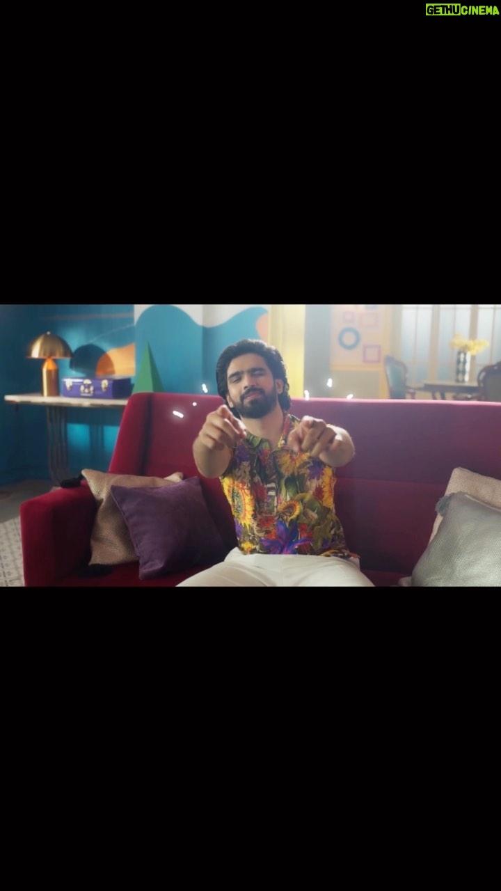 Amaal Mallik Instagram - A song about friendship, love & everything else in between. #SaathHoTera is out now ♥️🎵 Featuring the lovely and super talented @aasthagill & @lisamishramusic 🤘🏻 Lyrics : @kumaarofficial Music Producers : @krishtrivedi7 @anshradia Guitars : @sanjoygtr Mixed & Mastered By : @mixedbyhanish Congratulations to all the winners who are such a brilliant bunch of singers @_vintagewingss @ichhey_dana @ruchiupreti006 @taan50 @nilanjana.music @chak_poo @saun_998 @ani_chat_ @prakruti_yadav @deekshaparva @iamanuragmusic @vijay_79sharma @bidishamusic Artist Managed By : @sherishshaikh @exceedentertainment Styled By : @ayeshaaminnigam @shauryaathley Assisted By : @aprajitapuri @shivi_khosla #123Riyaaz #SaathHoTera @smulein @smule @#AmaalMallik #AasthaGill #LisaMishra @idiva123riyaaz
