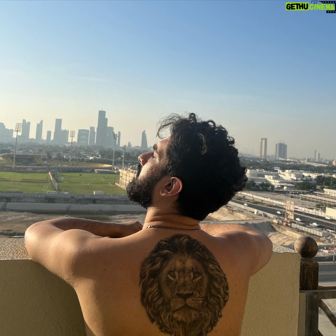 Amaal Mallik - 267.2K Likes - Having the best time at the #occidentalaljaddaf in Dubai 🤘🏻♥️
@stagealjaddaf @occidental_AlJaddaf